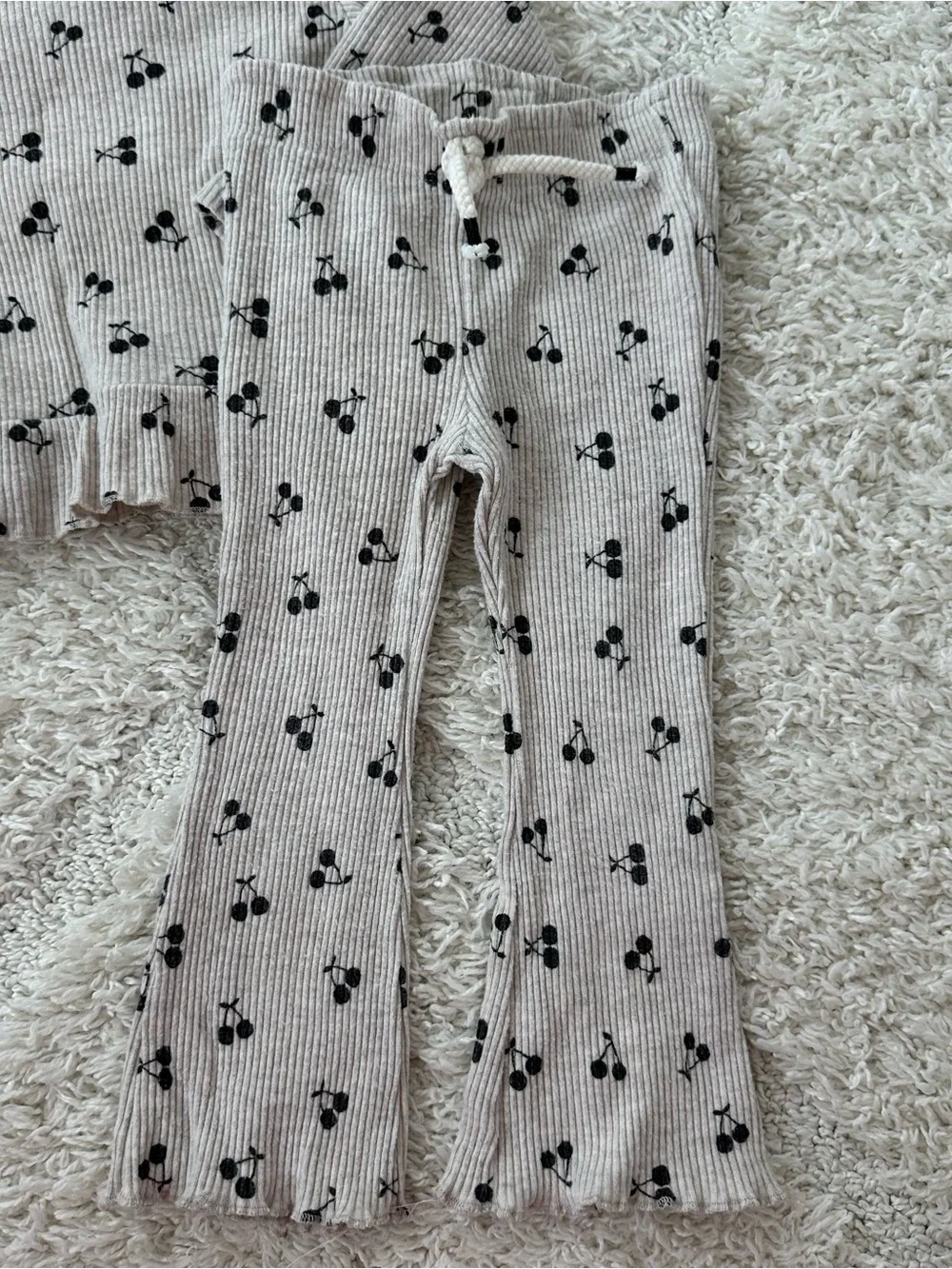 Zara Soft Ribbed Cherry Set - Picture 2 of 7